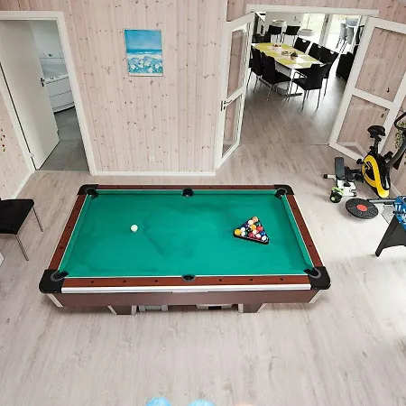 بيت للعطل 8 Person Holiday In R M *